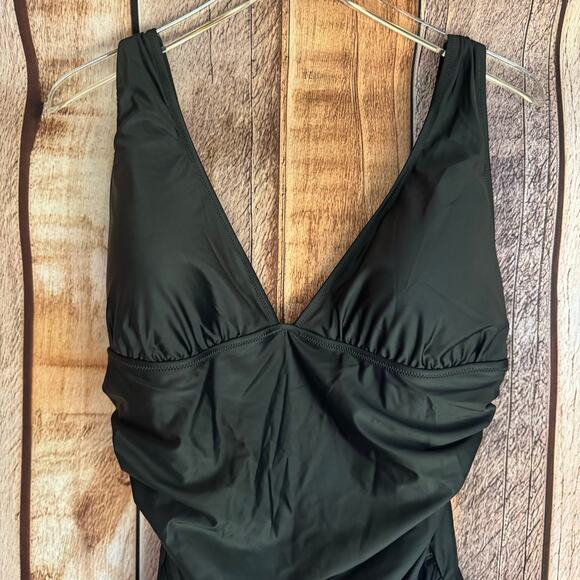 J.Crew Swimsuit One Piece Black Ruched V-Neck Size 16 Beach Vacation Sustainable - Picture 3 of 8